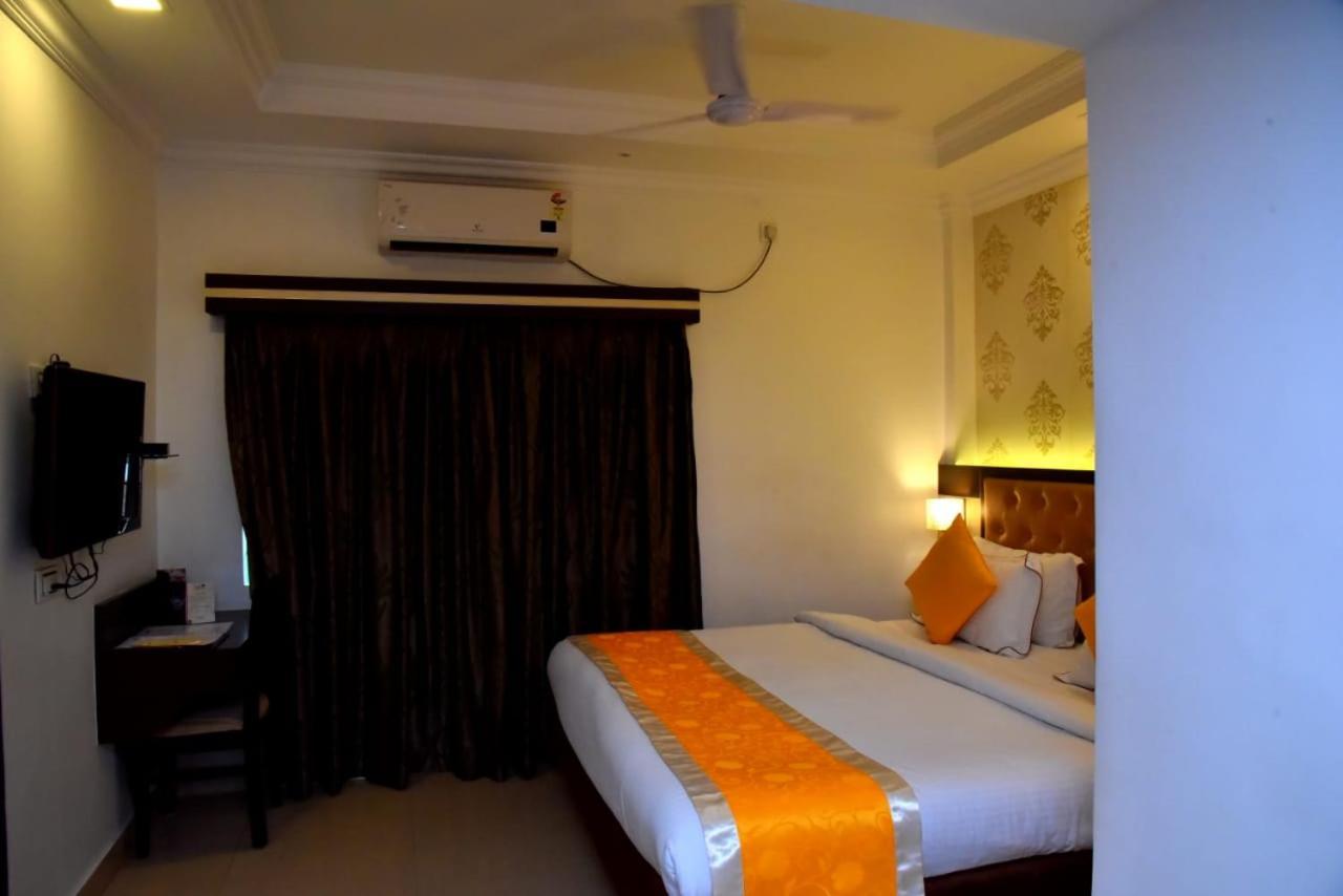 The Grand Krishna Luxury Hotel Chikmagalūr Exterior foto